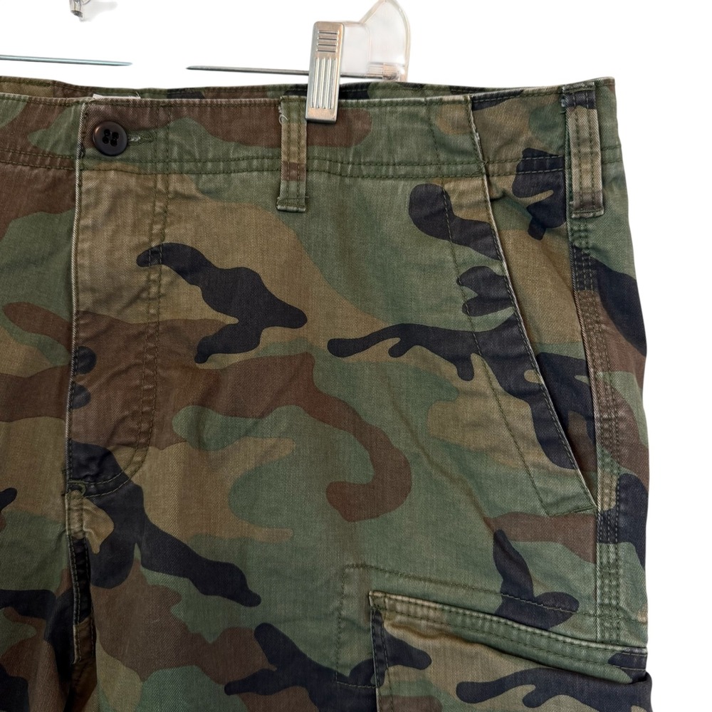 Gap Green Camo 11 Inch Cargo Shorts Men Size 38 Woodland Camouflage Cotton Baggy - Picture 8 of 13